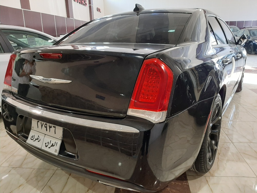 کرایسلەر 300